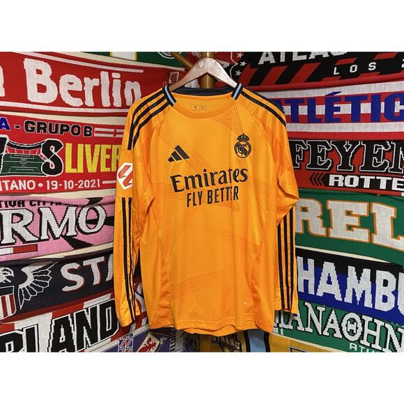 Real Madrid | Men’s Medium Alternative Long-Sleeve Jersey - Picture 6 of 7